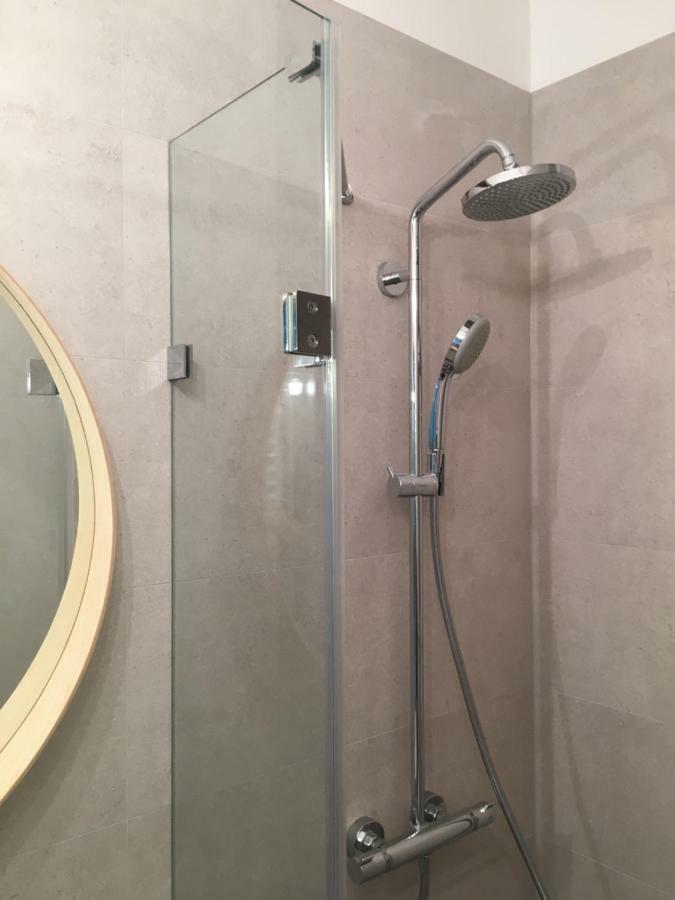 Shoq Studio Nice Apartment With Private Parking Cracovia Exterior foto