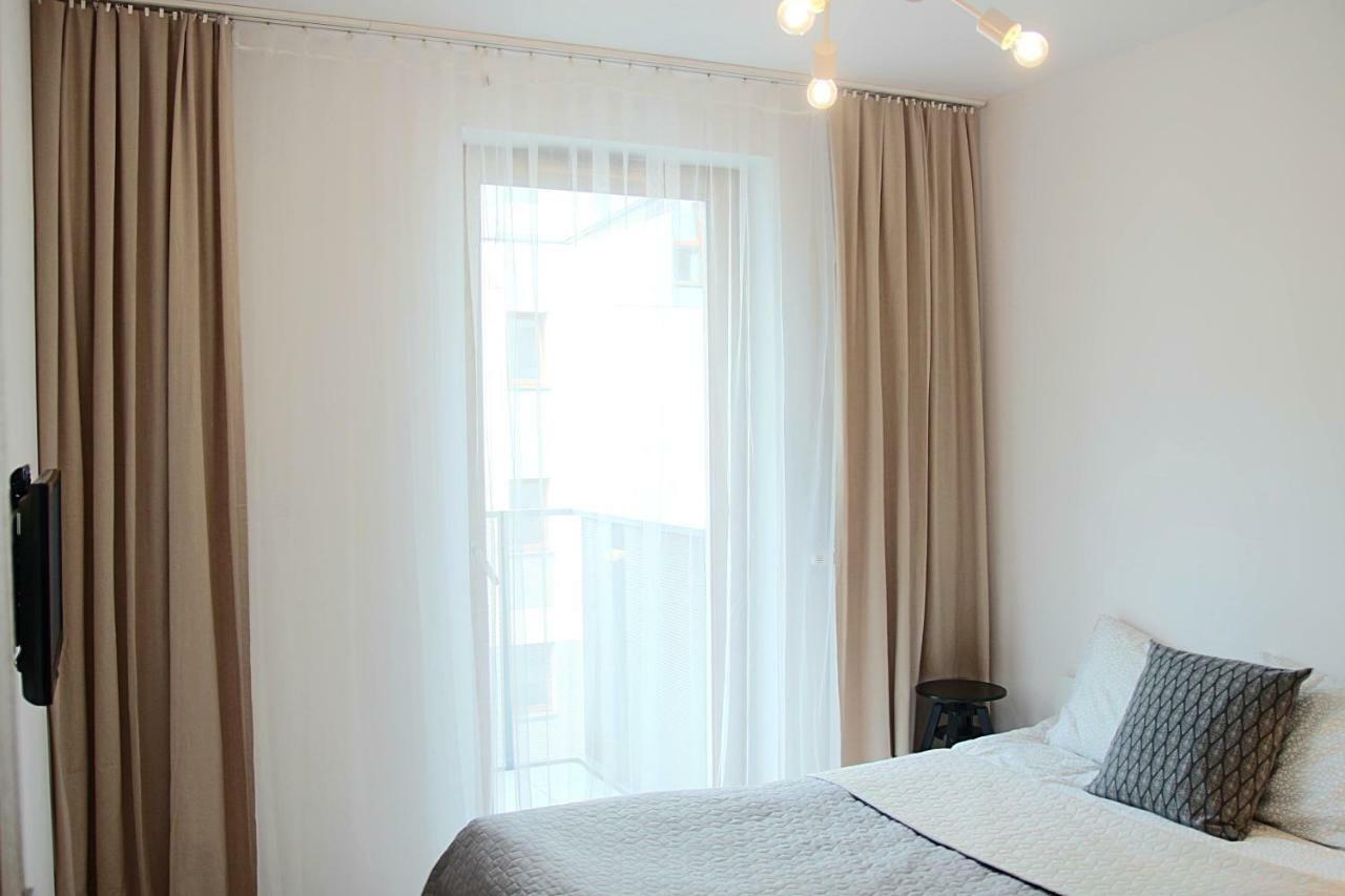 Shoq Studio Nice Apartment With Private Parking Cracovia Exterior foto